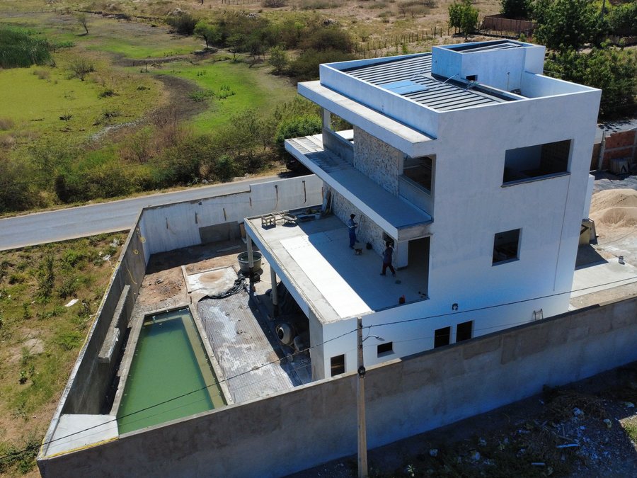 Casa de alto padrão com acabamento refinado
